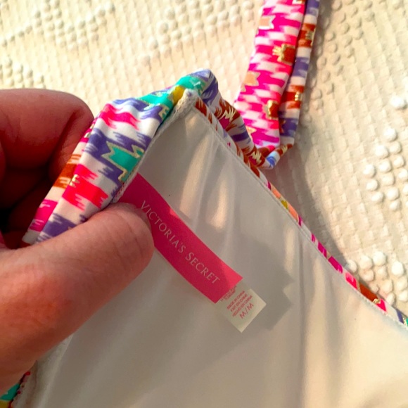 Victoria Secret Swim Top NWOT - Picture 3 of 6